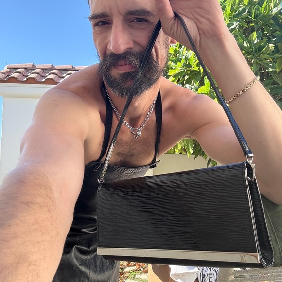 Louis‎ Vuitton Electric Epi Leather Pochette Clutch Shoulder Bag Authentic EUC - Picture 2 of 4